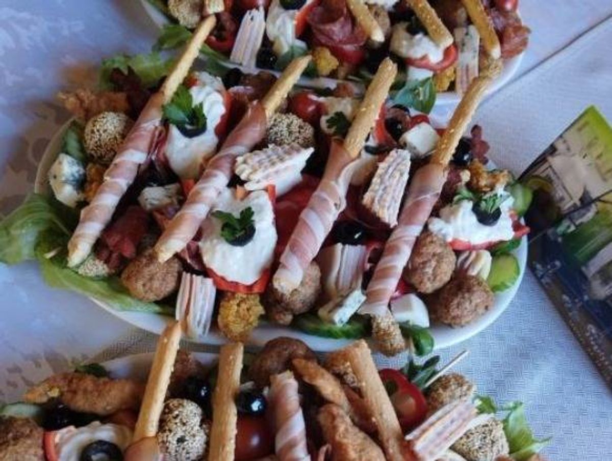 Platou Festiv Asortat  + 2,5 kg (oferta 2025) cu Cozonac!